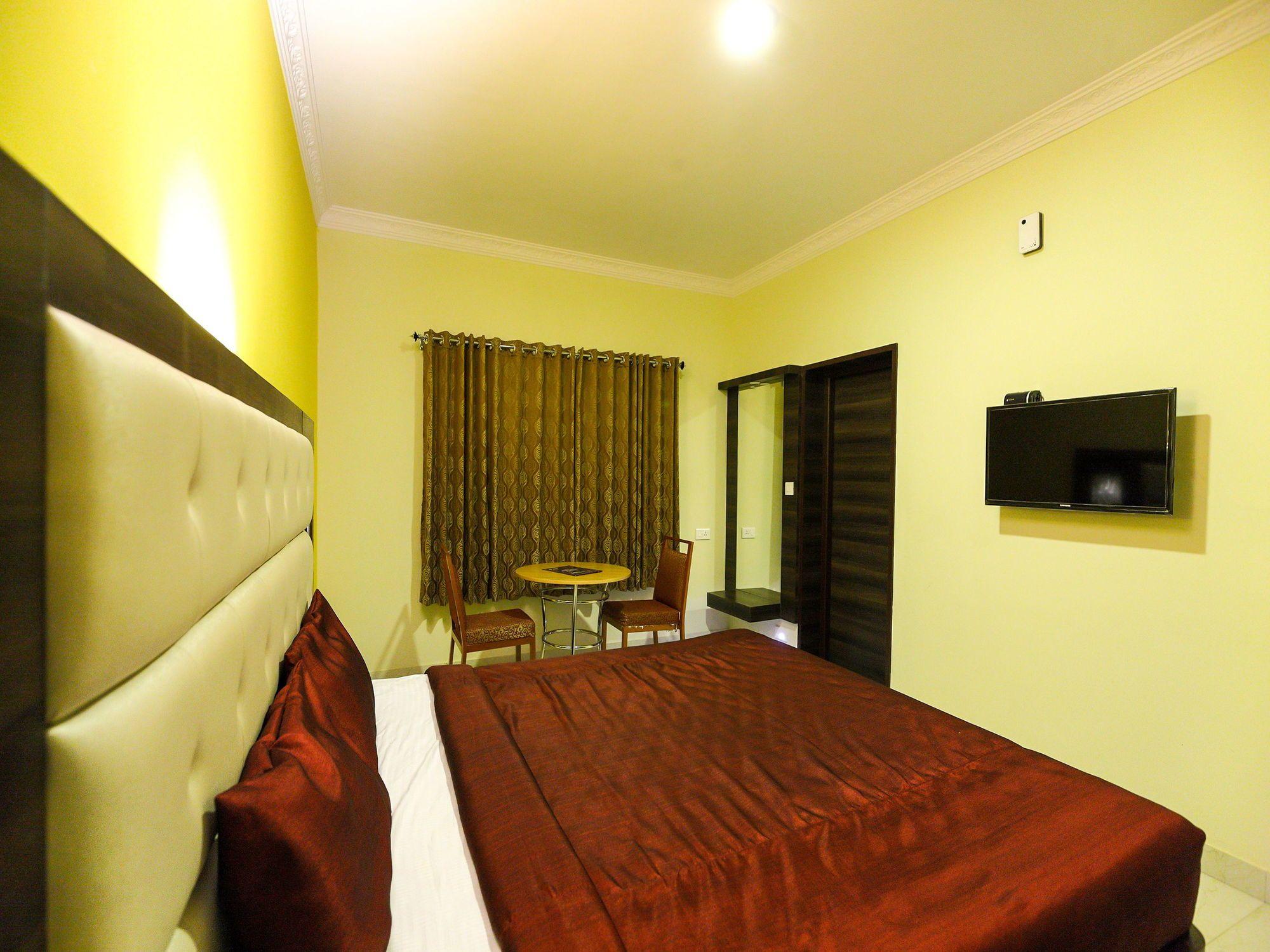 Oyo 7987 Hotel Carnation Ooty Exterior foto